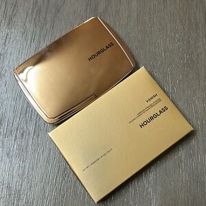 NEW hourglass Powder